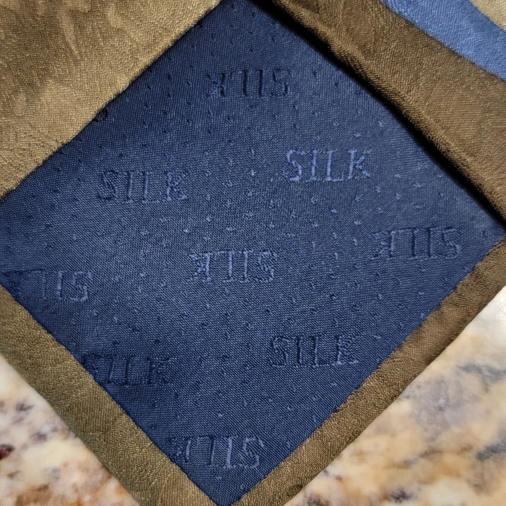 T.Edwards Mens Classic 100% Silk Designer Luxury Tie‎ 61in Long 4in Width